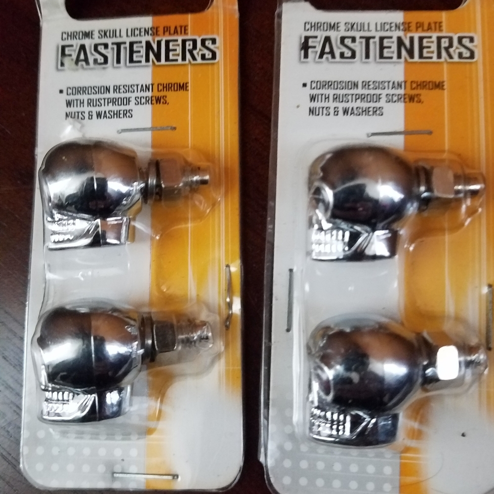 Bell Skull Chrome License Plate Fasteners